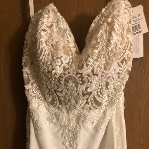 Brand new wedding dress